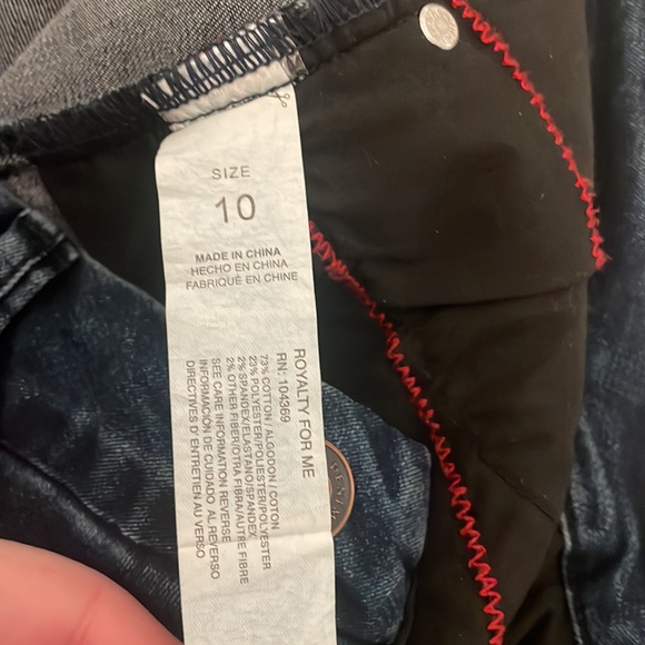 Curvy High Rise Ankle Jeans - Picture 8 of 8